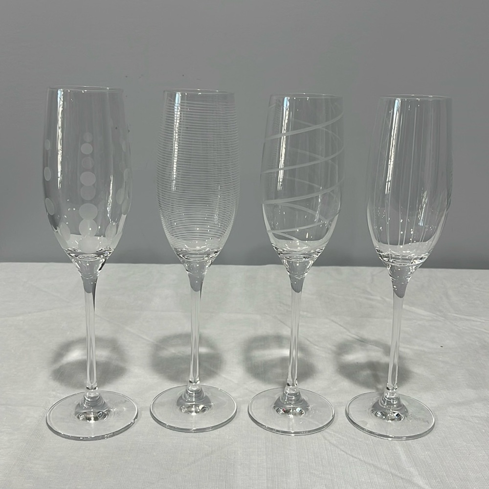 Mikasa CHEERS Etched Champagne Glasses Flutes 8oz Set Of 4 Clear